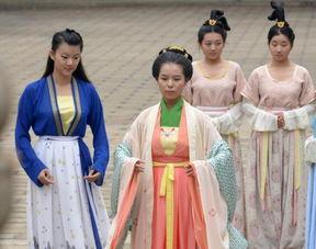 女汉服成人上班视频网站,传统与现代的时尚碰撞 第2张 女汉服成人上班视频网站,传统与现代的时尚碰撞 第2张
