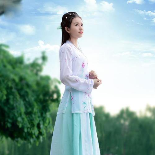 女汉服成人上班视频网站,传统与现代的时尚碰撞 第3张 女汉服成人上班视频网站,传统与现代的时尚碰撞 第3张