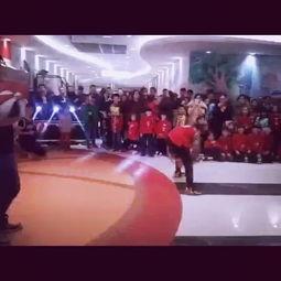 成人篮球花样篮球表演视频  第1张