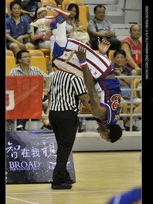 成人篮球花样篮球表演视频  第2张