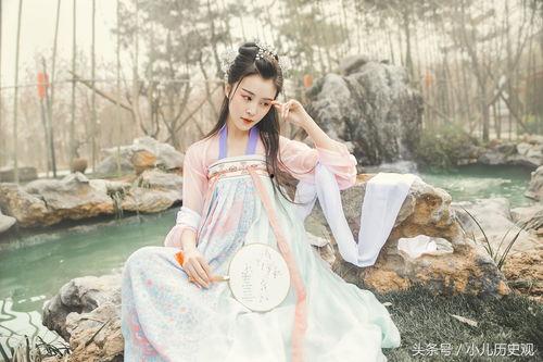 成人孔雀汉服怎么穿视频,优雅再现古典韵味  第3张